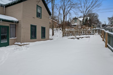 321 Myrtle St W, Stillwater, MN 55082 - photo 2