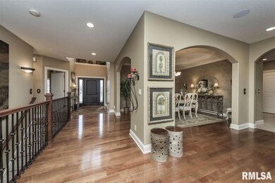 4617 N Thornhill Dr, Peoria, IL 61615 - photo 7