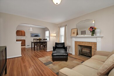 488 Fallis Road-6