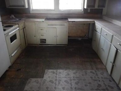 OA-11-4566-h2082966Y-Interiorjpg