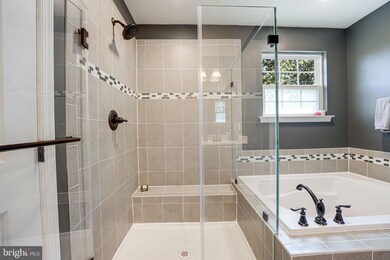 12921 Hoadly Manor Dr, Manassas, VA 20112 - photo 5