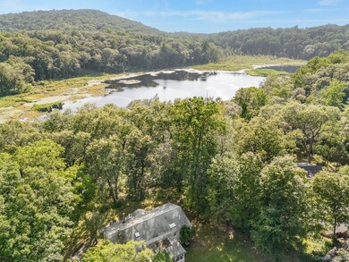 36 Colabaugh Pond Rd, Croton On Hudson, NY 10520 - photo 2