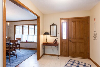 3305 Silverthorne Rd NE, Cedar Rapids, IA 52402 - photo 3