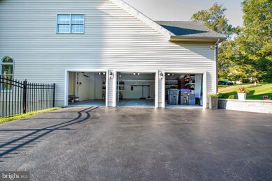 476 Springview Ln, Phoenixville, PA 19460 - photo 3