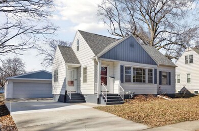 1913 Iowa St, Cedar Falls, IA 50613 - photo 2