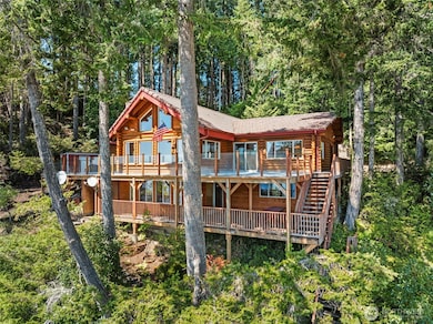 A log cabin with character. A view with no limits. Welcome home.