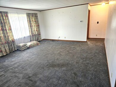 3811 E Lynn St, Anderson, IN 46013 - photo 7