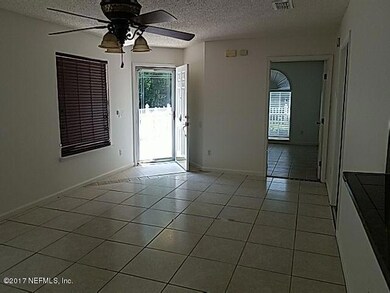 5689 Ellis Trace Dr, Jacksonville, FL 32205 - photo 4