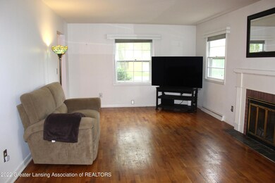 6 - Living room