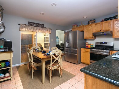 Kitchen W/Granite Countertop
