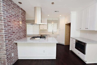 Clarendon Kitchen 1