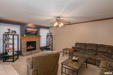 2602 W 62nd St, Davenport, IA 52806 - photo 7