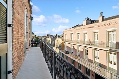 Balcony off  Living room