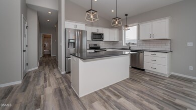 4586 (15)