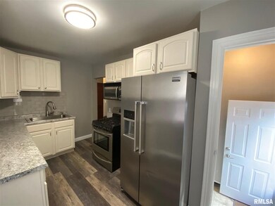 2504 Pacific St, Davenport, IA 52804 - photo 5