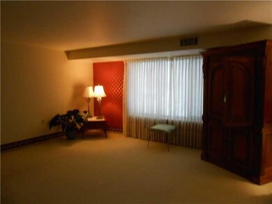 708 Alta Vita Dr, Greensburg, PA 15601 - photo 3