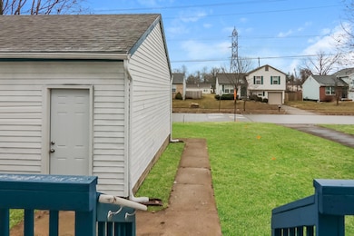 018-photo-front-view-12378347