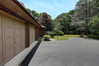 401 Gilbert Stuart Dr, East Greenwich, RI 02818 - photo 4