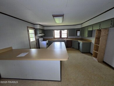5 - KITCHEN