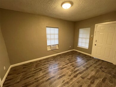 316 E 35th St, Houston, TX 77018 - photo 5
