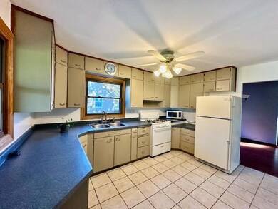 207 1st St SE, Eitzen, MN 55931 - photo 2