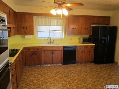 Kitchen - angle 2