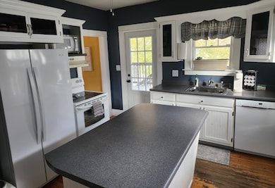 37 Maple Ave, Claremont, NH 03743 - photo 7