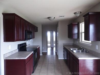 20417 E 43rd St S, Broken Arrow, OK 74014 - photo 6