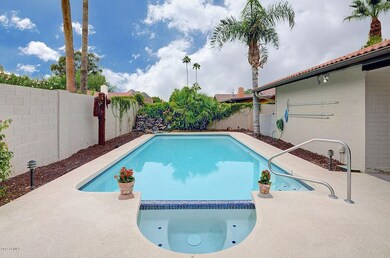 2725 Altadena_530poolC