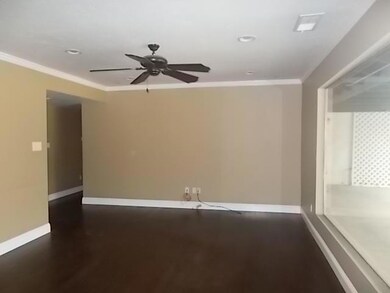 045-903734 - Living Room