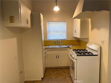 263 1/2 S 3rd Ave, Upland, CA 91786 - photo 4
