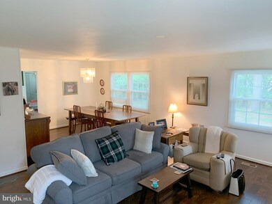 12804 Melvue Ct, Fairfax, VA 22033 - photo 5