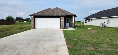 630 S Garrett Ave, Ennis, TX 75119 - photo 4