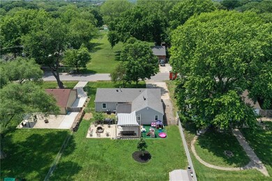 5305 Monrovia St, Shawnee, KS 66216 - photo 3