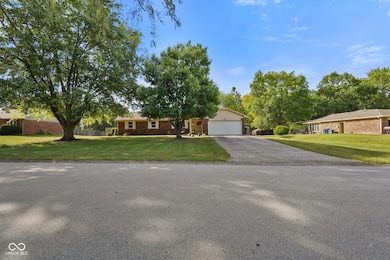 7315 Hidden Valley Dr, Plainfield, IN 46168 - photo 2