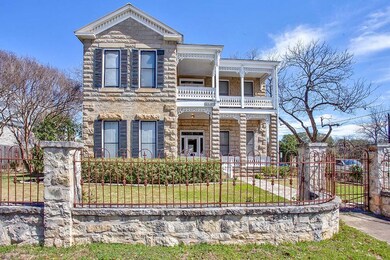 102 W Austin St, Fredericksburg, TX 78624 - photo 3