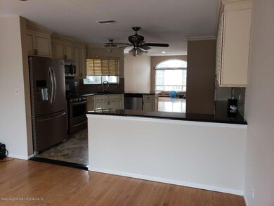 6781 Hylan Blvd, Staten Island, NY 10309 - photo 4