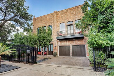 2711 Yupon St, Houston, TX 77006 - photo 3
