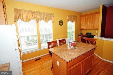 9124 Aventon Ct, Lorton, VA 22079 - photo 7