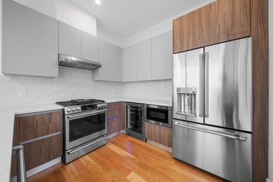 218 Old Colony Ave unit 302, Boston, MA 02127 - photo 2