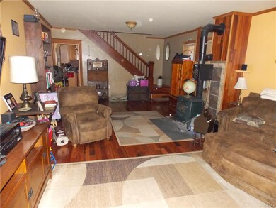 269 E Ridge St, Coaldale, PA 18218 - photo 5