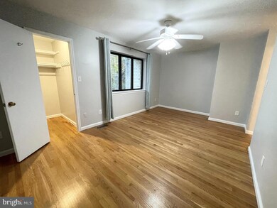 3818B Steppes Ct unit 3818B, Falls Church, VA 22041 - photo 4