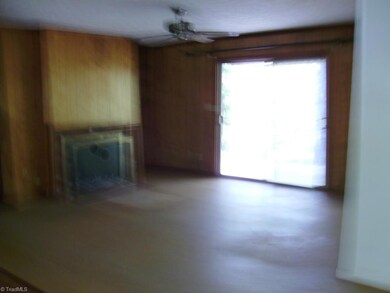 323 W Steeple Chase Rd, Greensboro, NC 27406 - photo 5