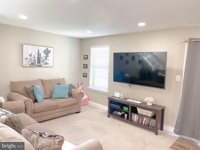 515 Bassett Ln, Norristown, PA 19403 - photo 2