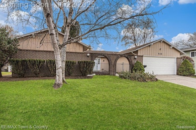 538 Autumn Dr, Flushing, MI 48433 - photo 2