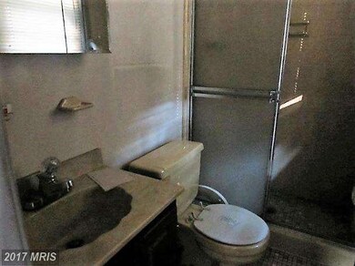 13215 Chestnut Dr, Bowie, MD 20720 - photo 5