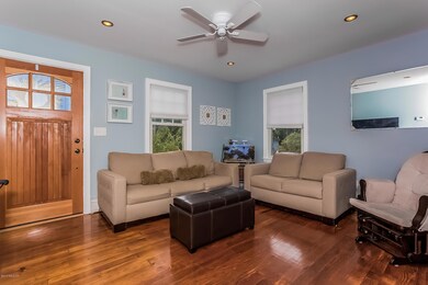 005-Living_Room-1238198-large