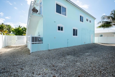 101725 Gray 875  la Paloma Rd HR dfp-24