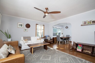 Family Room- 1
