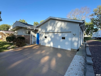 707 Edgewood Dr, Quincy, IL 62301 - photo 4